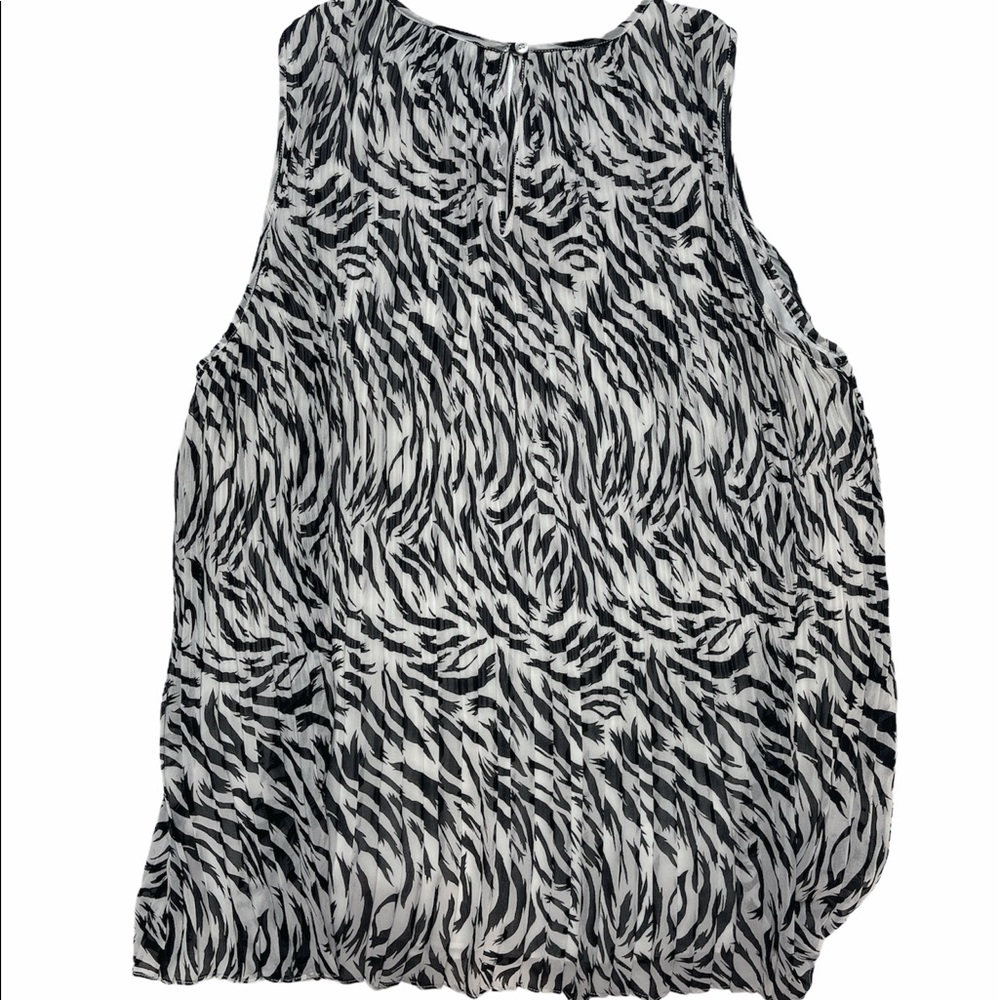 Halogen Sleeveless Pleated Zebra Top Blous… - Picture 2 of 5